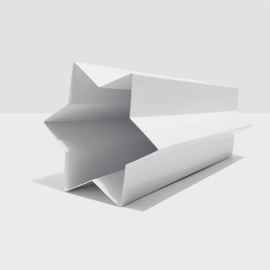 STAR VASE-  WHITE